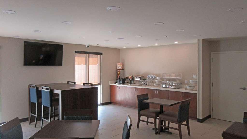 Comfort Inn & Suites Brunswick Extérieur photo
